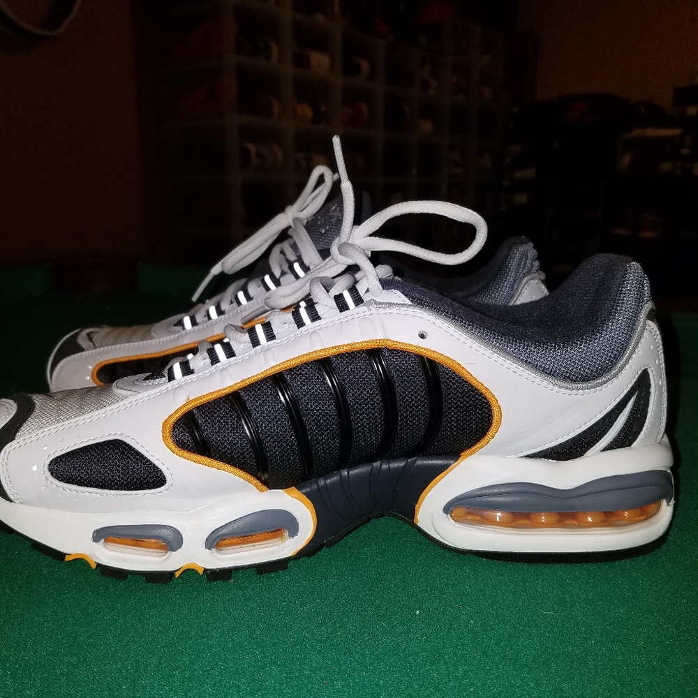 Nike Air Max Tailwinds Size 11.5